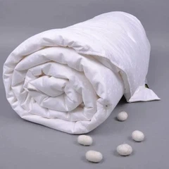 रेशम रजाई